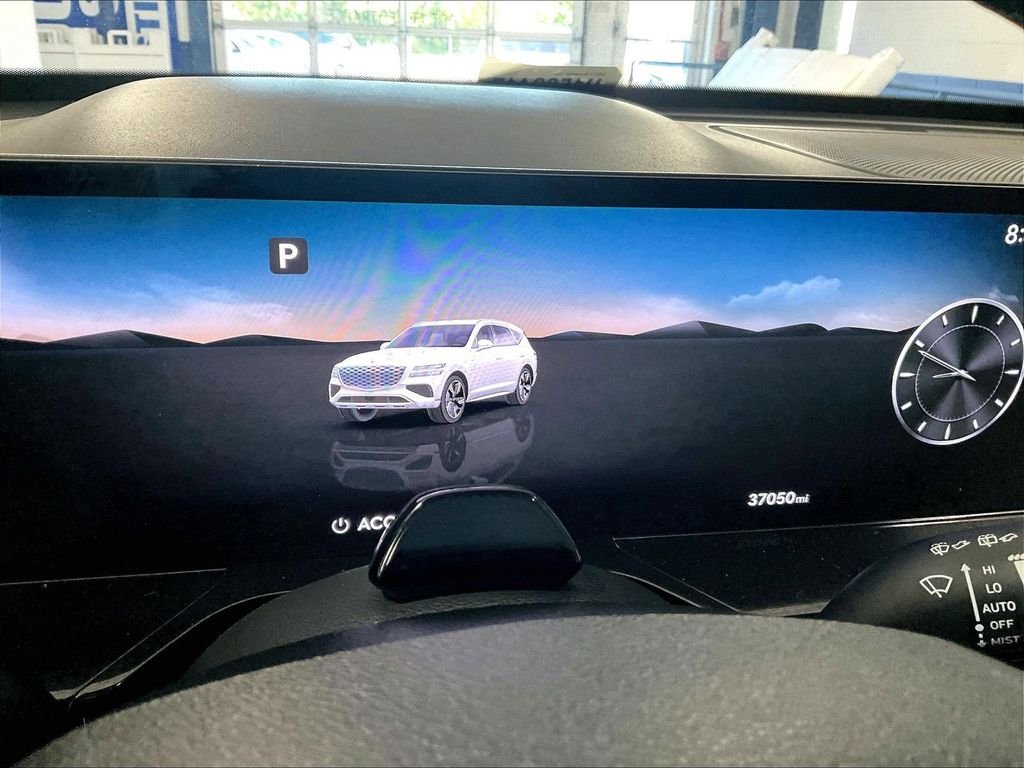 Used 2025 White Genesis 2.5T image 24