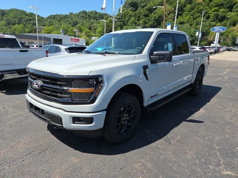 New 2026 White Ford XLT image 3