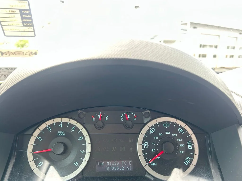 Used 2011 Lime Squeeze Metallic Ford XLT image 13