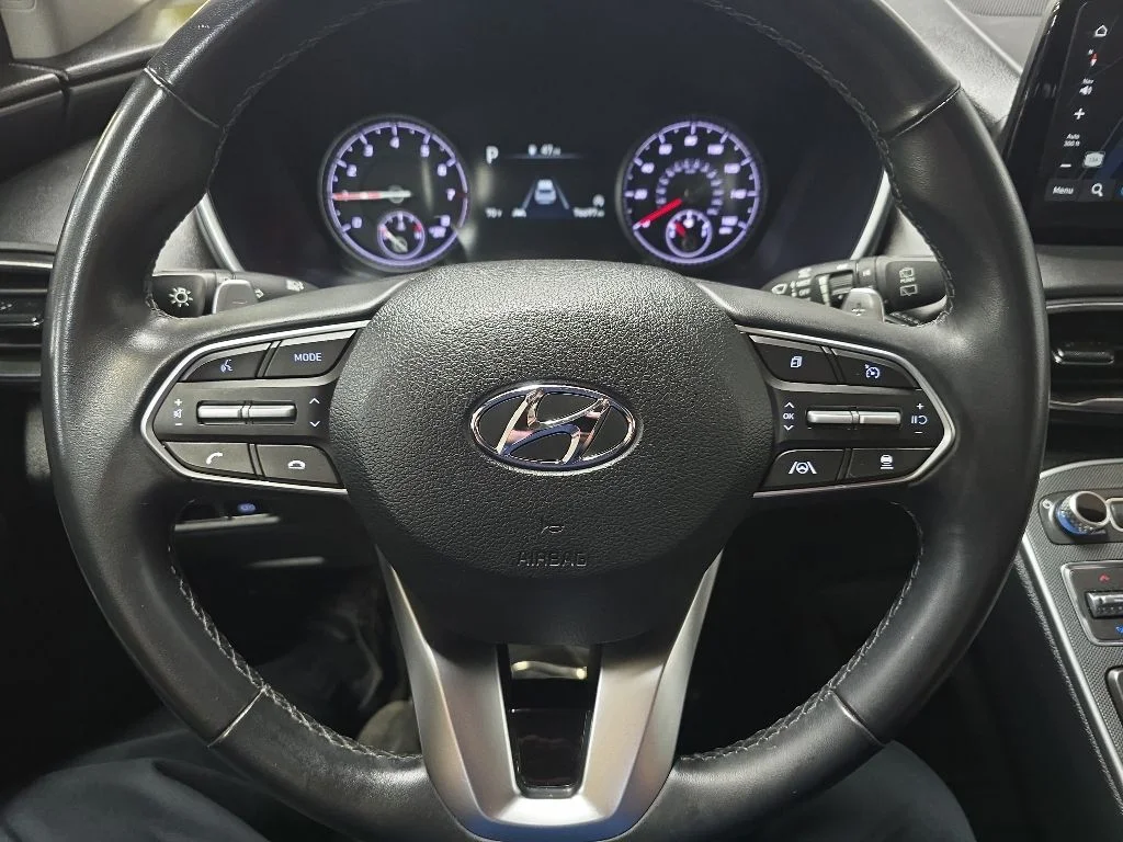 Used 2023 Calypso Red Hyundai XRT image 18