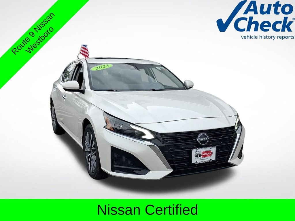 Used 2023 White Nissan 2.5 SV image 4
