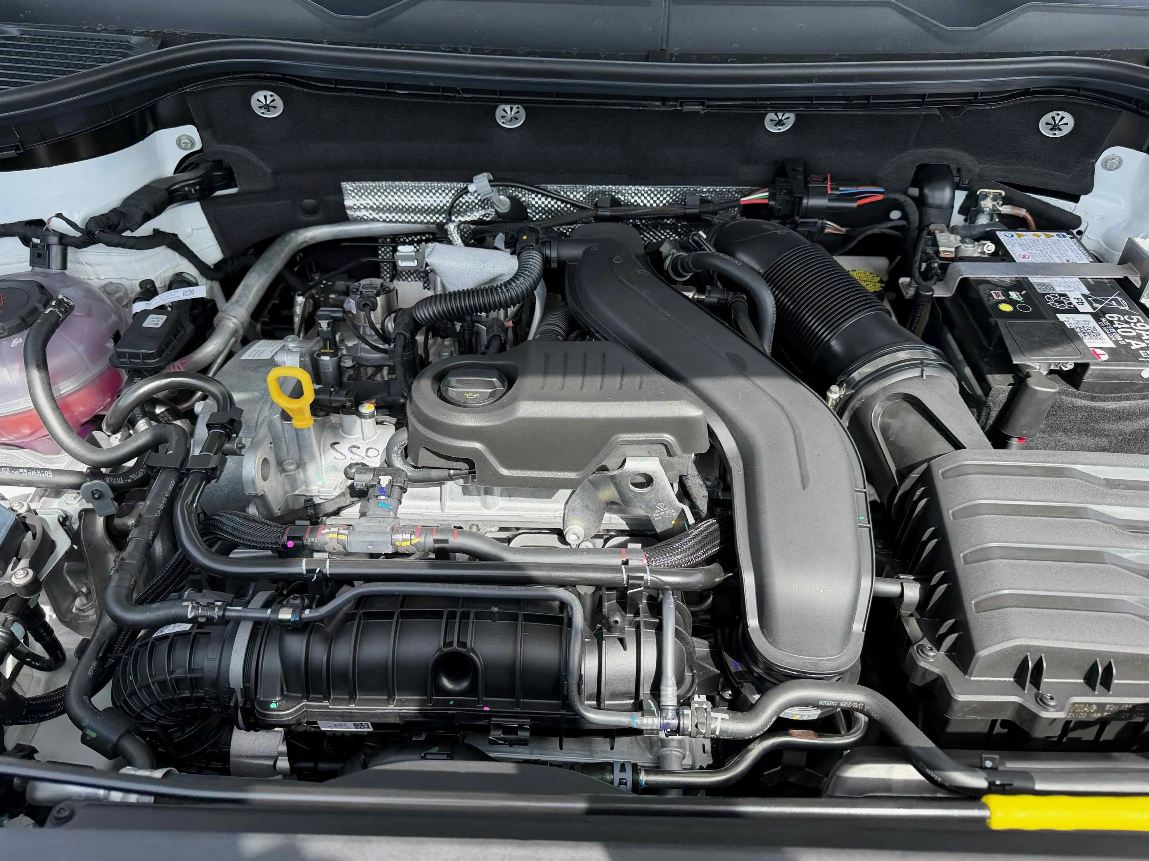 New 2026 Pure White Volkswagen SEL image 32