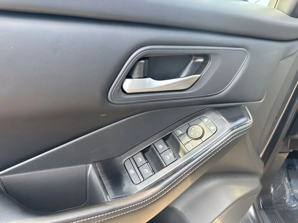 Used 2025 Gray Nissan SV image 24