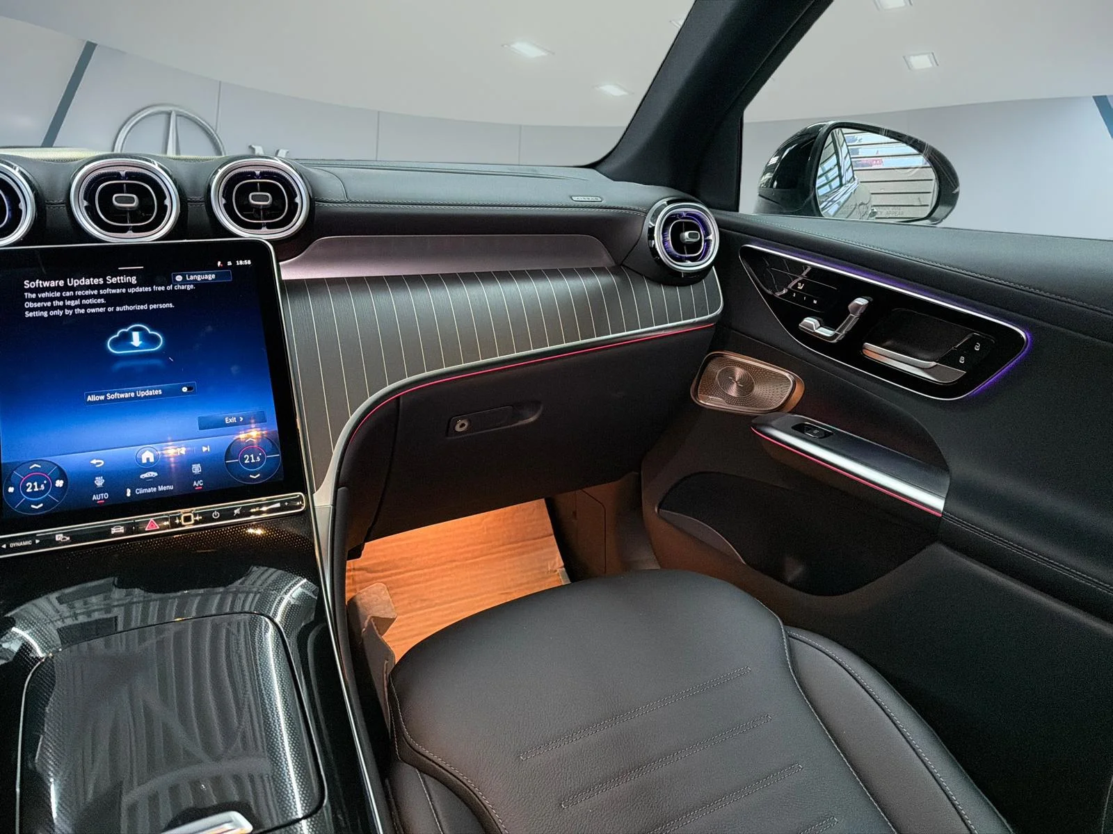 New 2026 White Mercedes-Benz 300 4matic Suv image 20