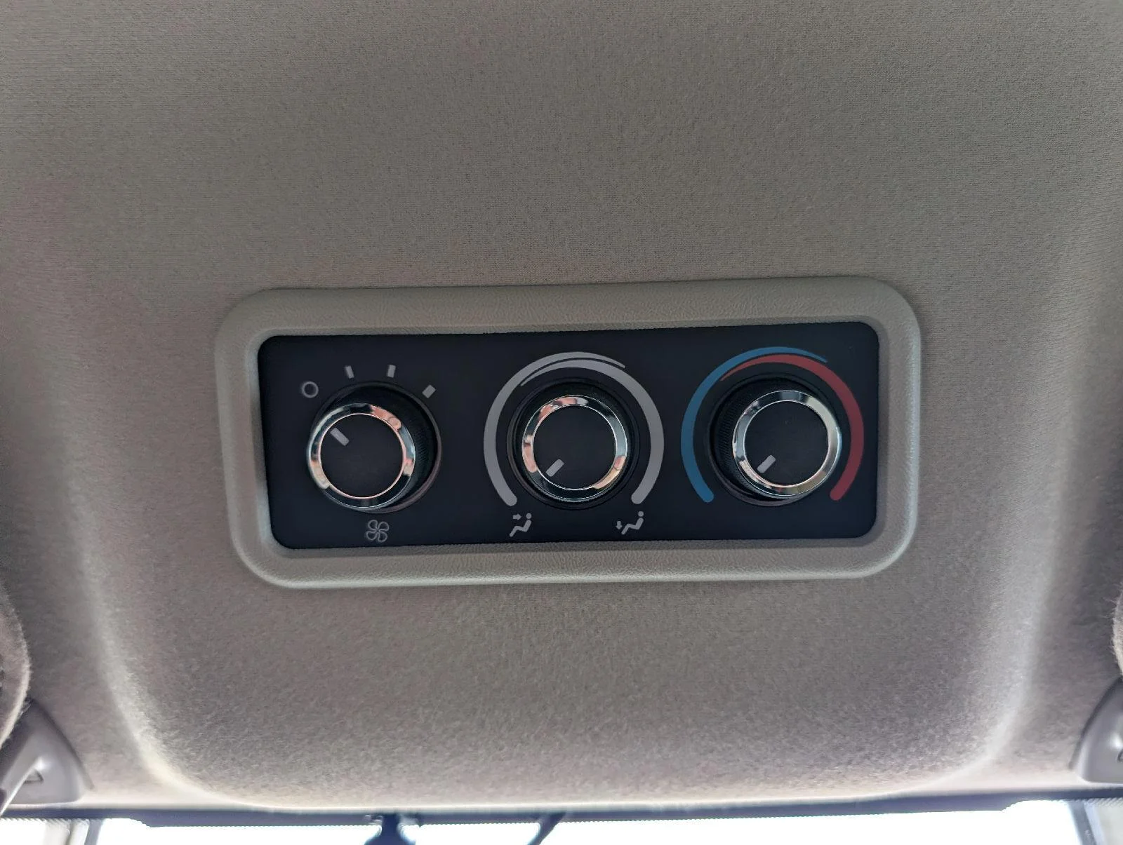 Used 2025 Summit White GMC Work Van image 23