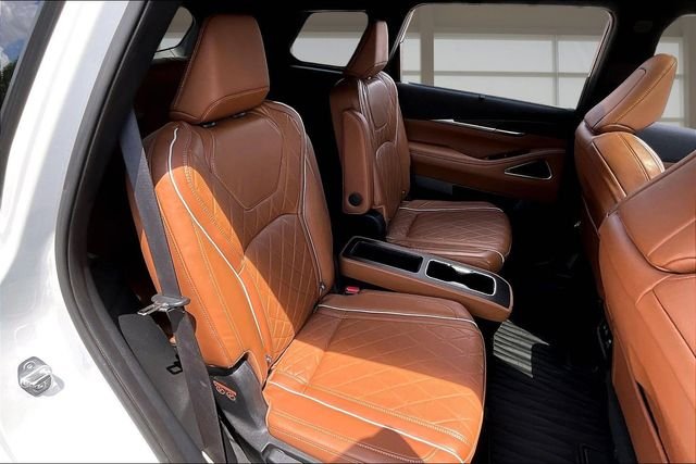 Used 2023 Black INFINITI Autograph image 26
