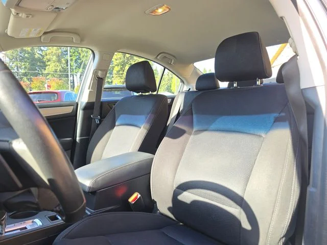 Used 2017 Ice Silver Metallic Subaru 2.5i image 22