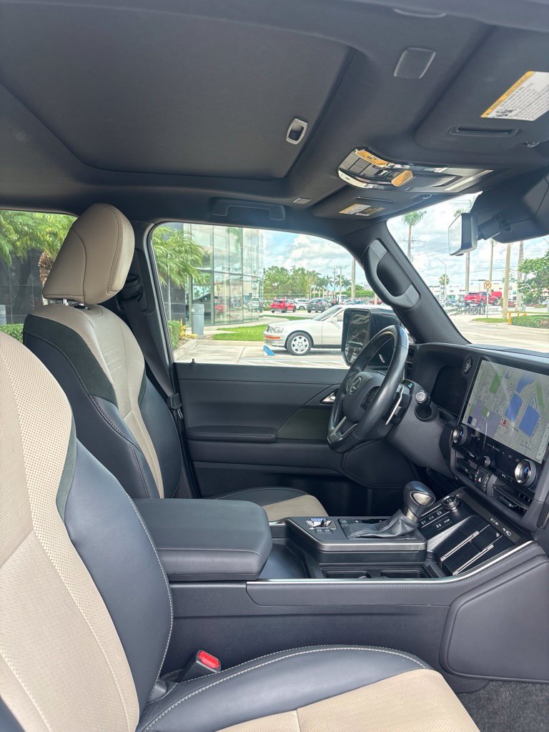 Used 2024 White Lexus  image 5