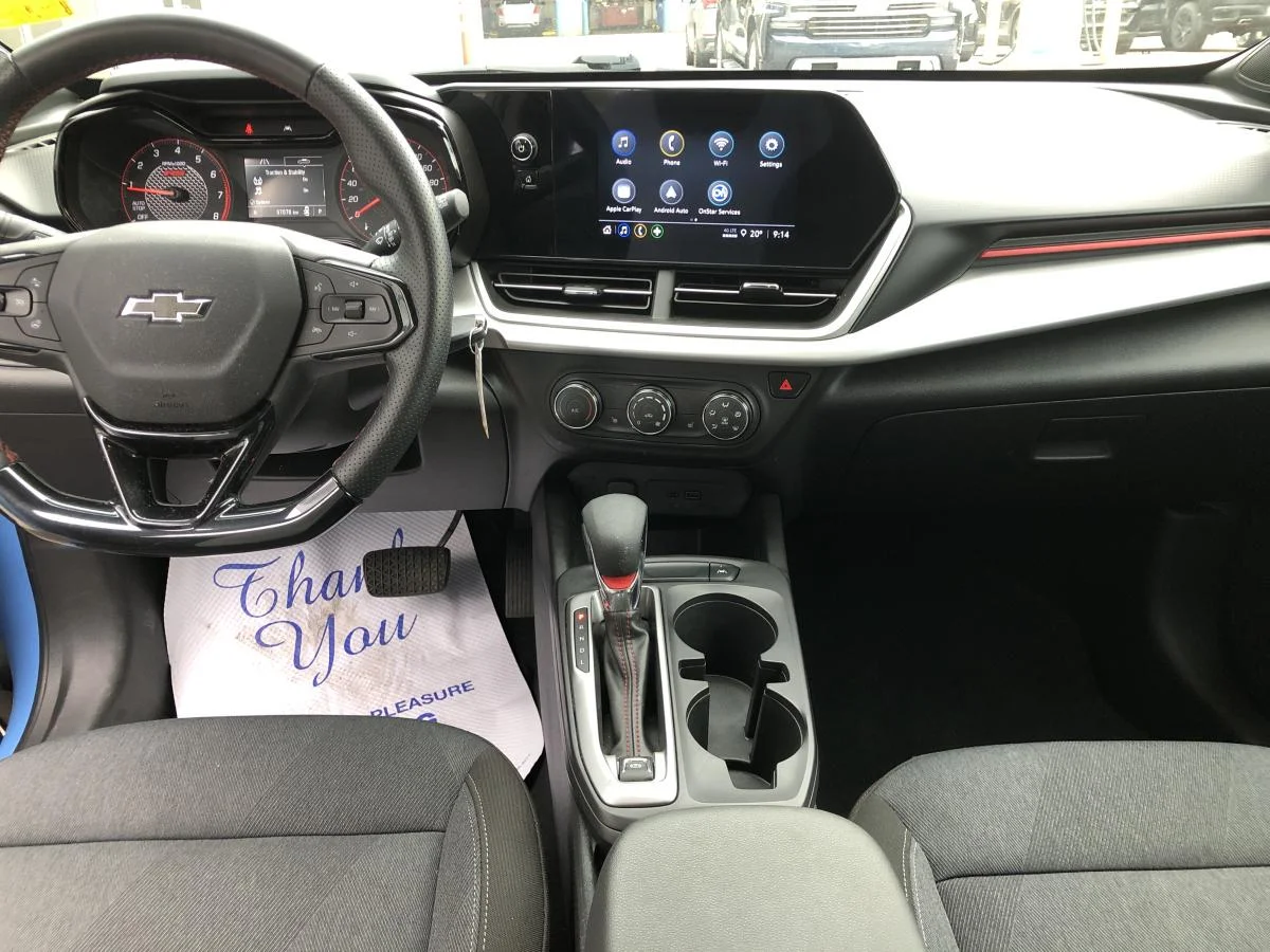 Used 2024 Blue Chevrolet Fwd 4dr 1rs image 15