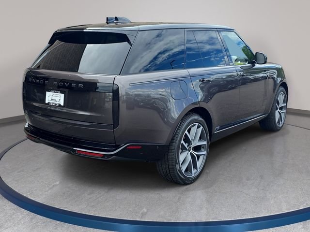 New 2027 Charente Grey Land Rover SE image 5