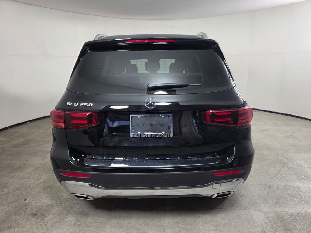 New 2026 Night Black Mercedes-Benz GLB 250 image 5
