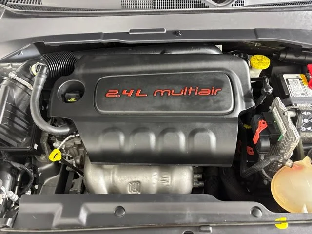 Used 2022  Jeep Latitude Lux image 33