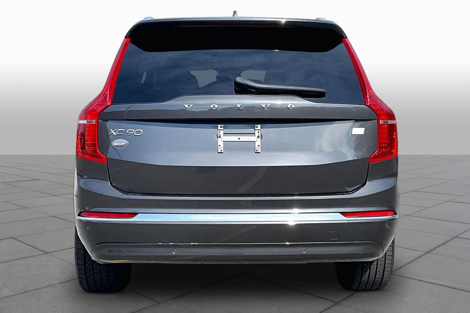 Used 2024 Platinum Grey Metallic Volvo Plus image 5