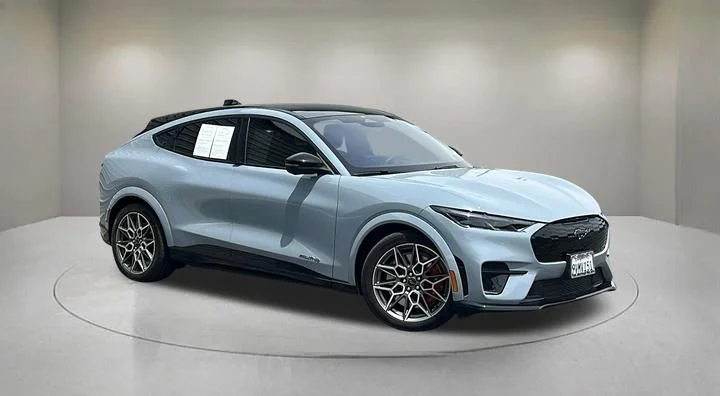 2025 Ford Mustang-Mach-e GT's photo