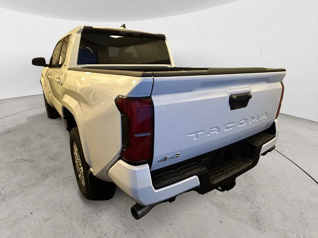 New 2026 Ice Cap Toyota SR5 image 3
