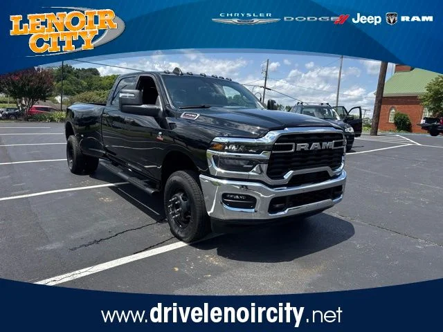 New 2026 Diamond Black Crystal Pearl-Coat Exterior Paint RAM Tradesman image 1