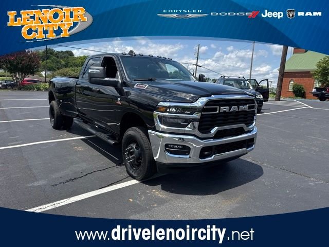 New 2026 Diamond Black Crystal Pearl-Coat Exterior Paint RAM Tradesman image 1