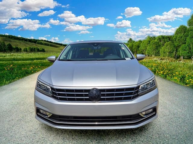 Used 2018 Silver Volkswagen 2.0T SEL Premium image 8