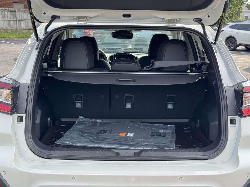 New 2026 CRYSTAL WHITE PEARL Subaru Limited image 12