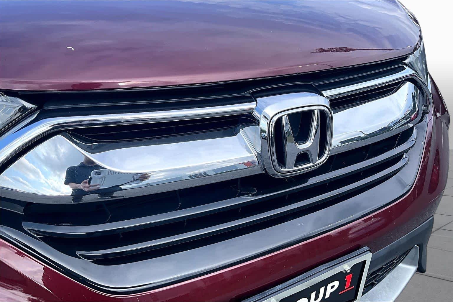 Used 2018 Basque Red Pearl II Honda LX image 30