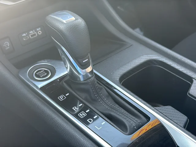 Used 2024 Blue Nissan SV image 21