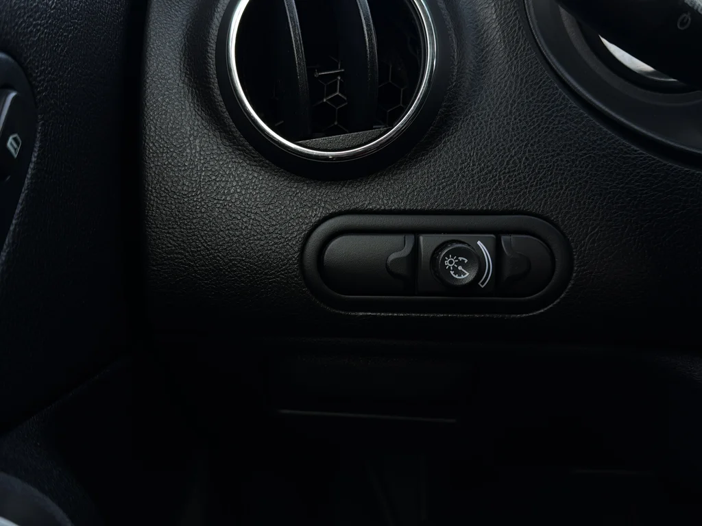 Used 2009 Carbon Black Metallic Pontiac Base image 18