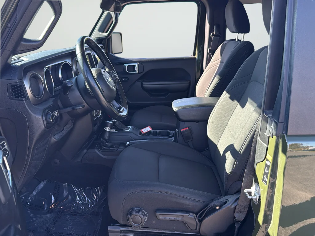 Used 2021 Green Jeep Sport S image 10