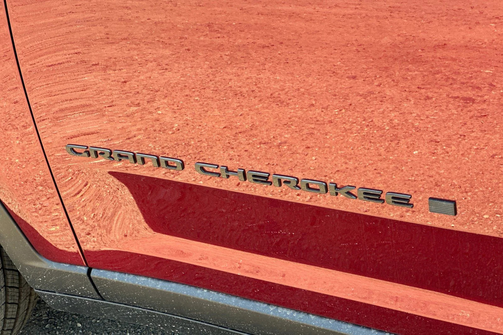 New 2026 Velvet Red Pearl-Coat Exterior Paint Jeep Altitude image 23