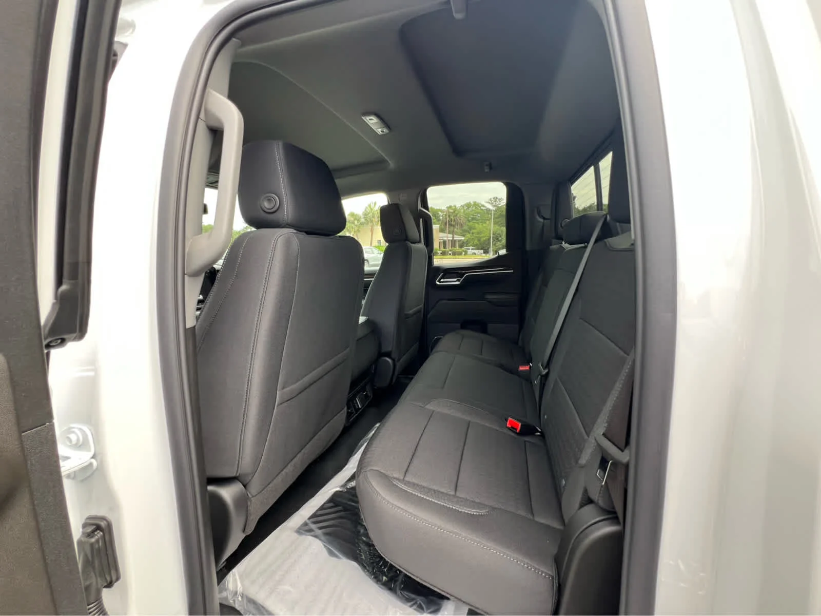 New 2026 Summit White GMC SLE image 14