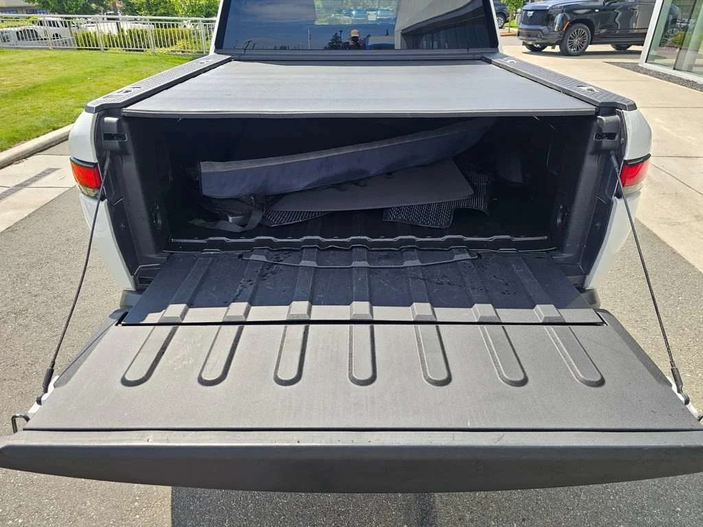 Used 2022  RIVIAN Adventure Package image 13