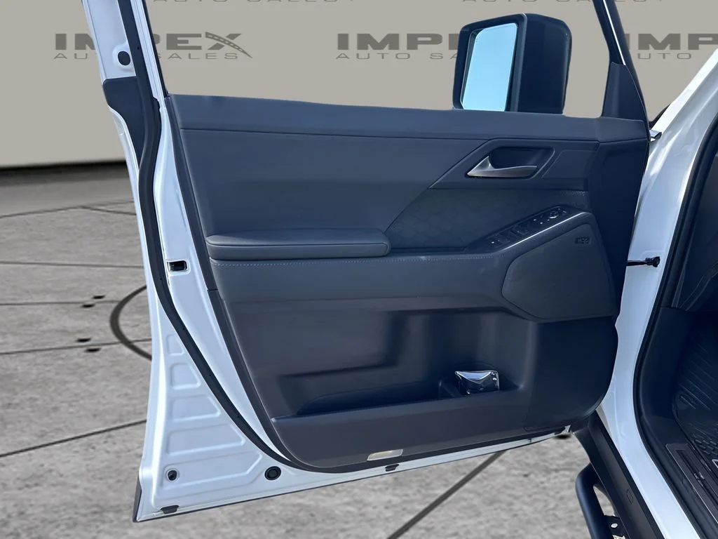 Used 2024  Lexus 550 Overtrail+ image 27