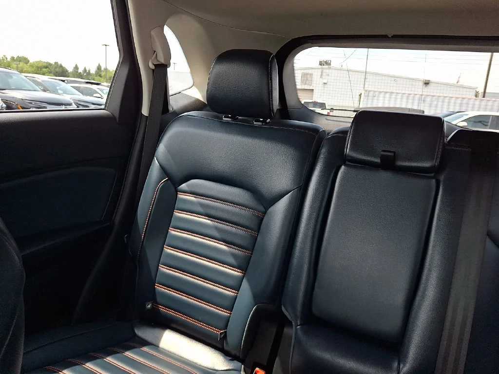 Used 2022 Black Ford SEL image 19