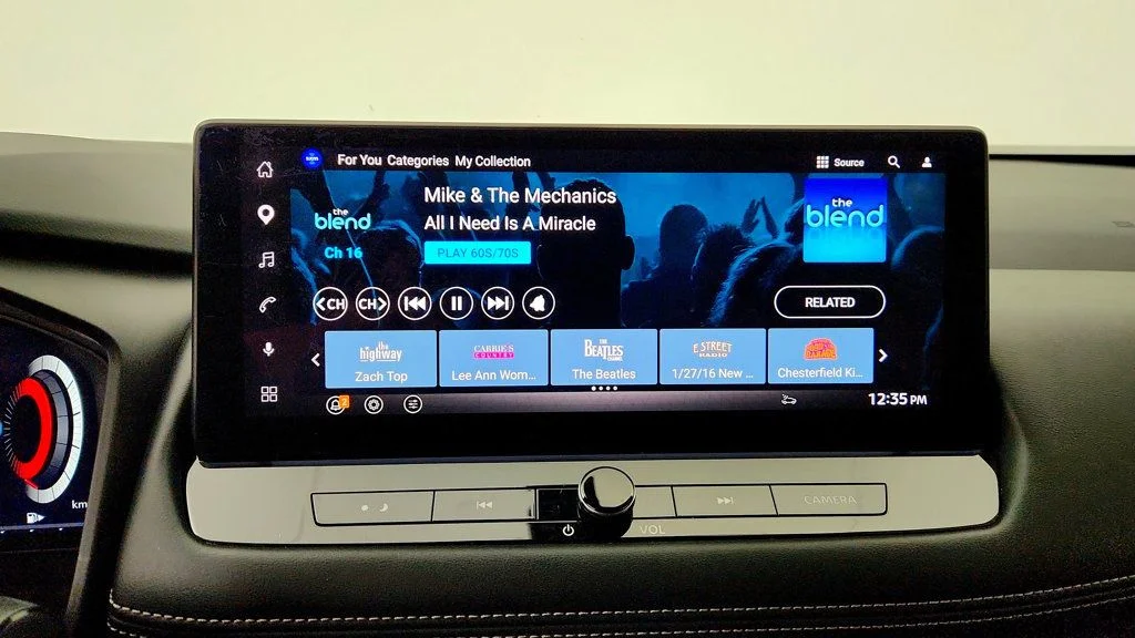 Used 2025 Baja Storm Metallic/Super Black Nissan AWD Platinum w/ ProPILOT Assist 2.1 & Head-Up Display image 19
