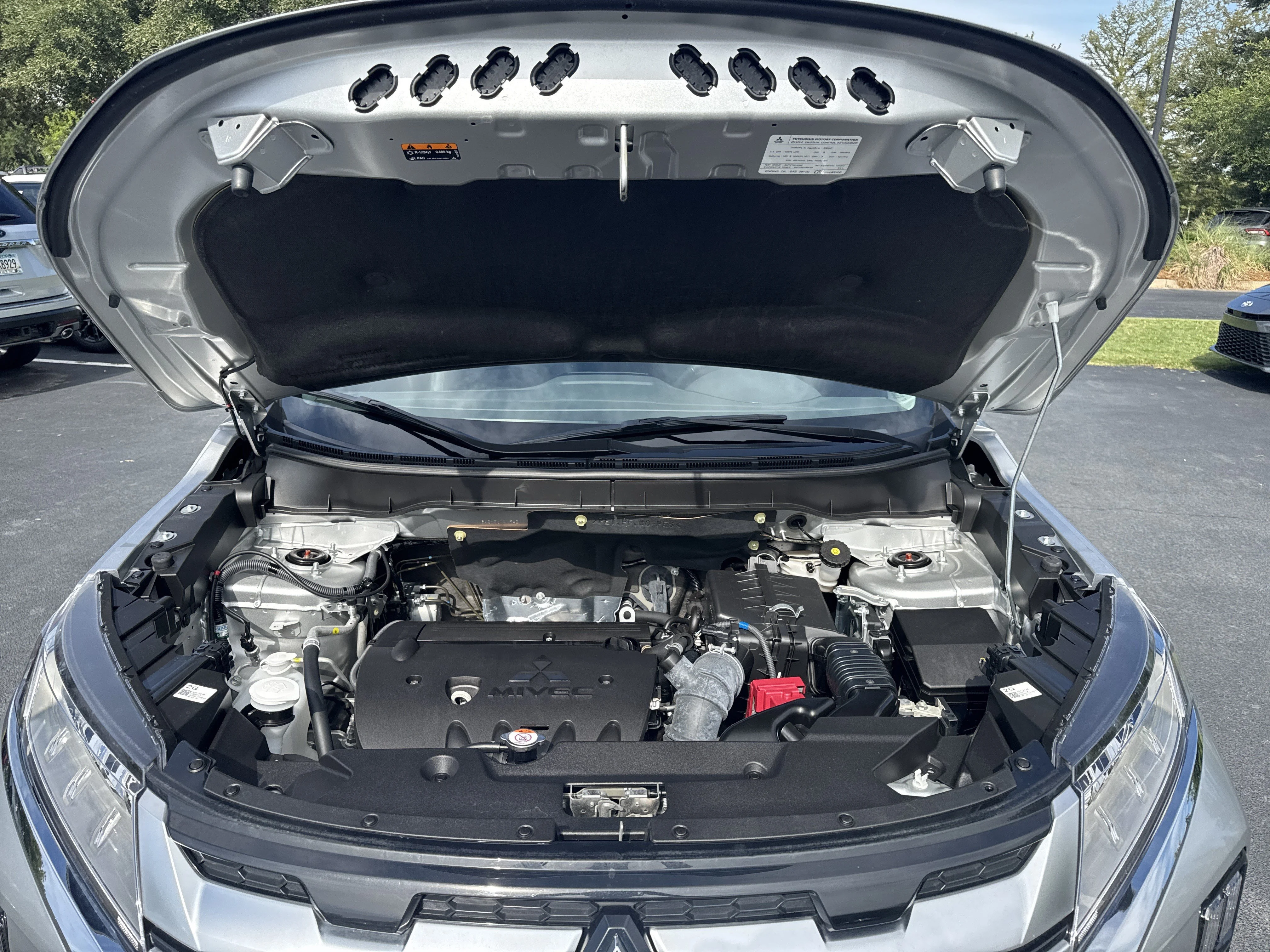 Used 2025  Mitsubishi 2.0 ES image 38