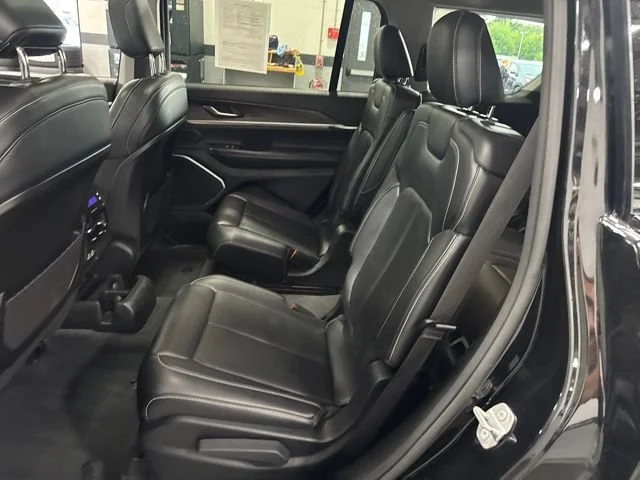 Certified Used 2021 Diamond Black Crystal Pearlcoat Jeep Limited image 12