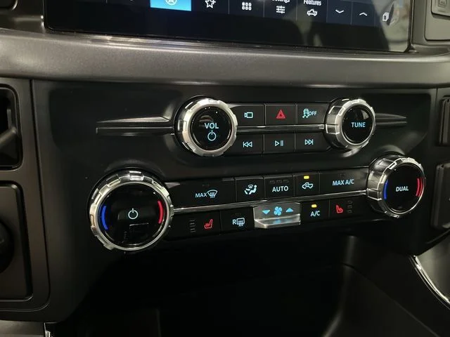 New 2026 Agate Black Metallic Ford XLT image 20