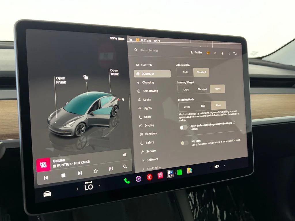 Used 2023  Tesla Base image 30