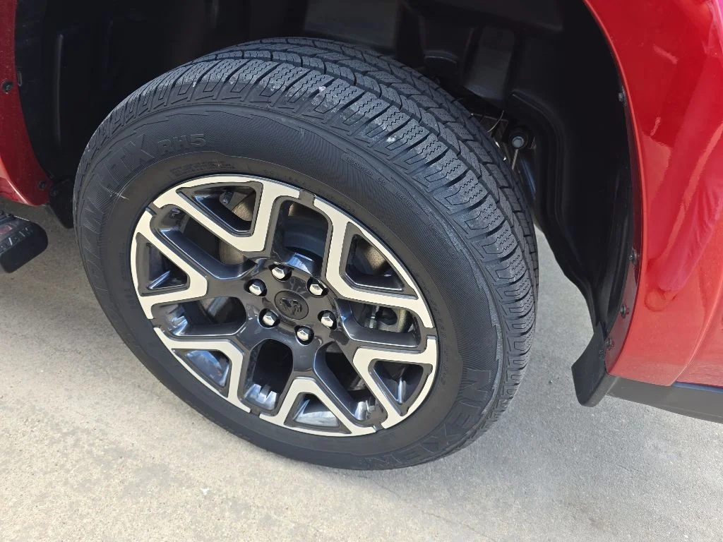 New 2026 Molten Red Pearl-Coat Exterior Paint RAM Laramie image 31