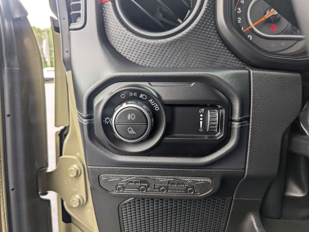 Used 2025 41 Jeep Rubicon X image 21