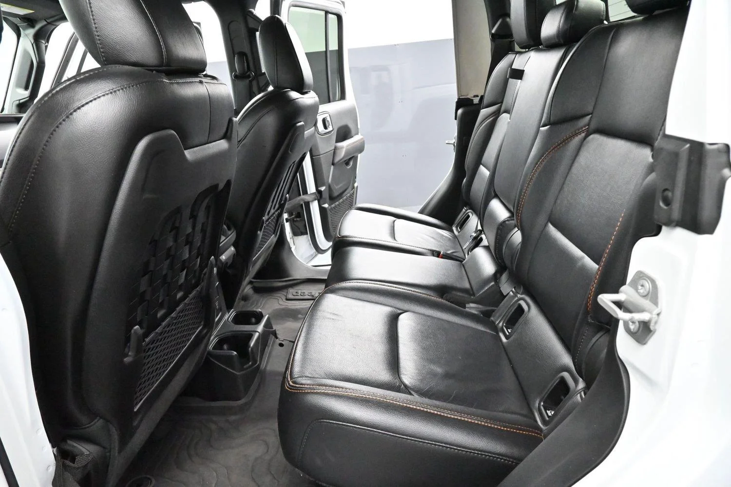 Used 2022 Bright White Clearcoat Jeep Mojave image 26