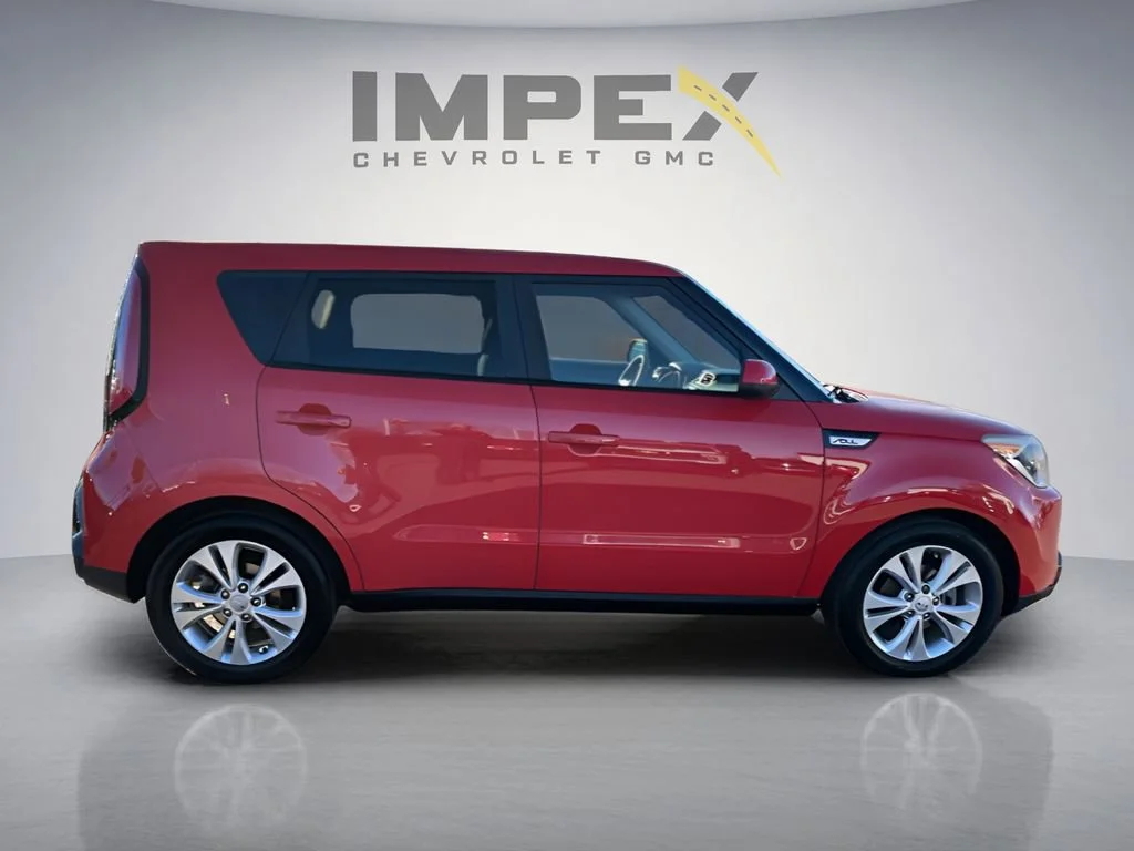 Used 2016  Kia + image 6