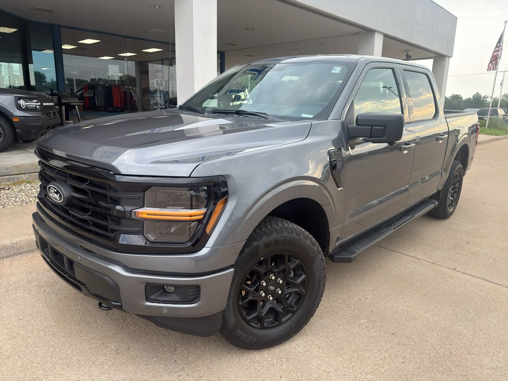 Used 2025 Carbonized Gray Metallic Ford XLT image 2