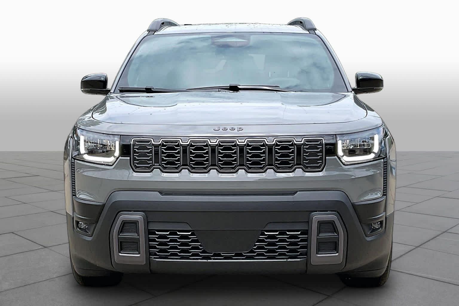 New 2026 Sting-Gray Clear-Coat Exterior Paint Jeep Limited image 3