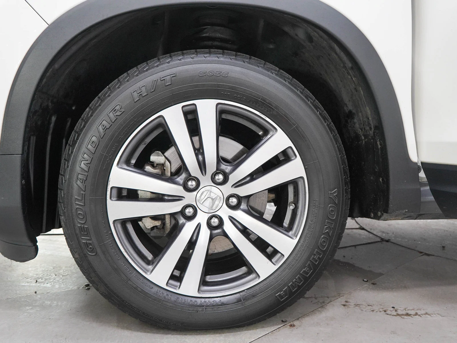 Used 2018 White Diamond Pearl Honda exl image 30
