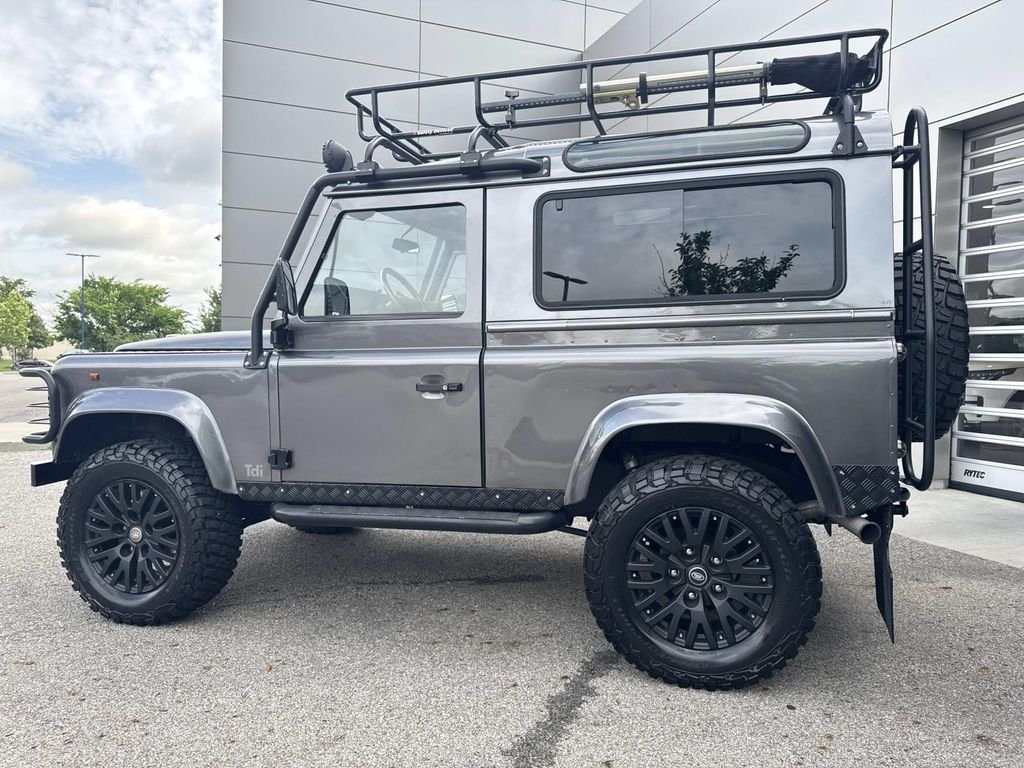 Used 1997 Beluga Black Clearcoat Land Rover COLLECTOR SERIES image 4
