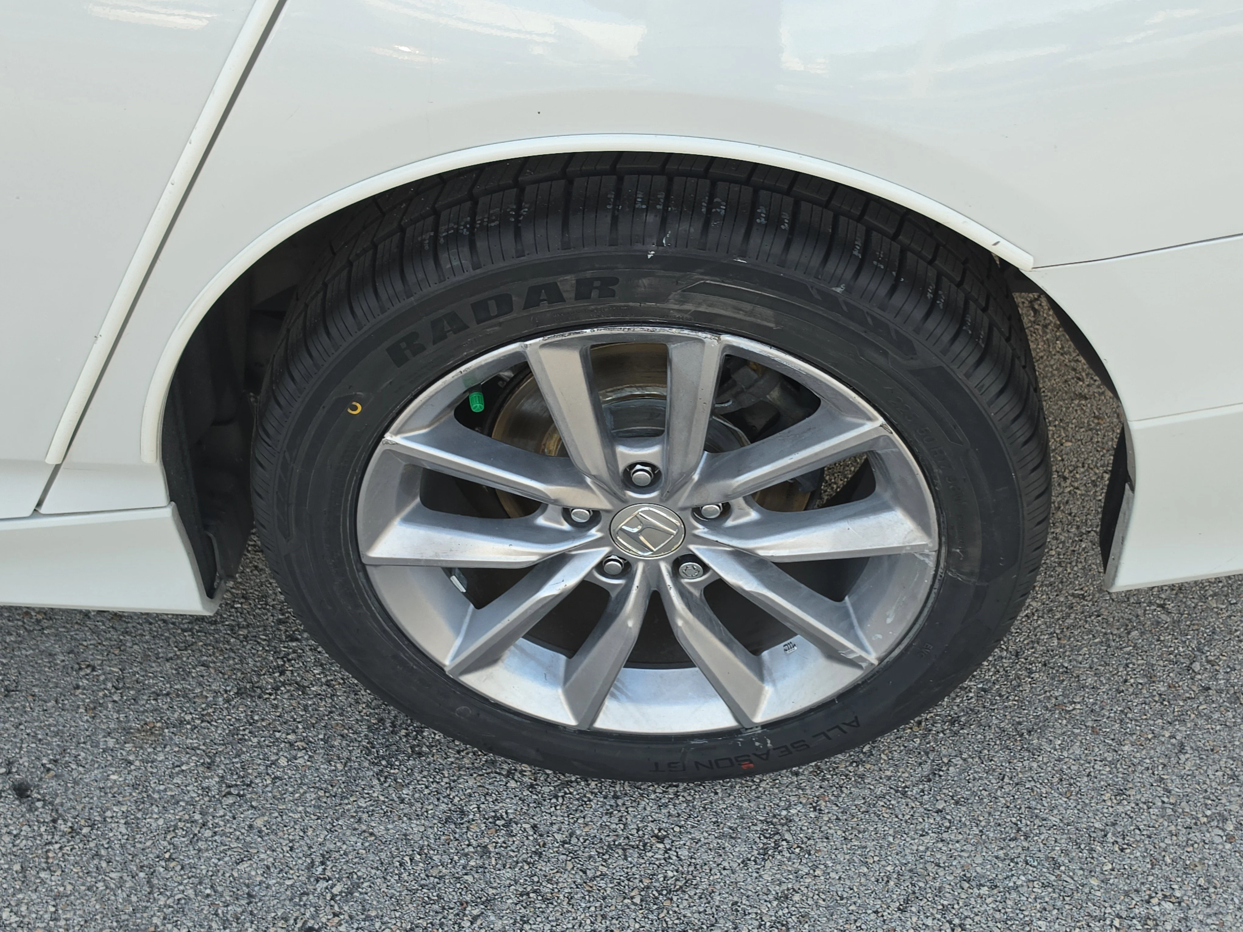 Certified Used 2021 Platinum White Pearl Honda LX image 6
