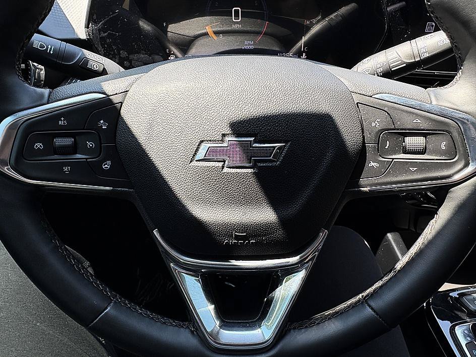 Used 2025 Mosaic Black Metallic Chevrolet ACTIV image 19