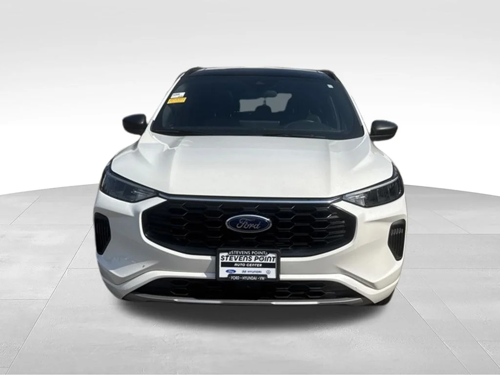 Used 2024 White Metallic Ford ST-Line image 9