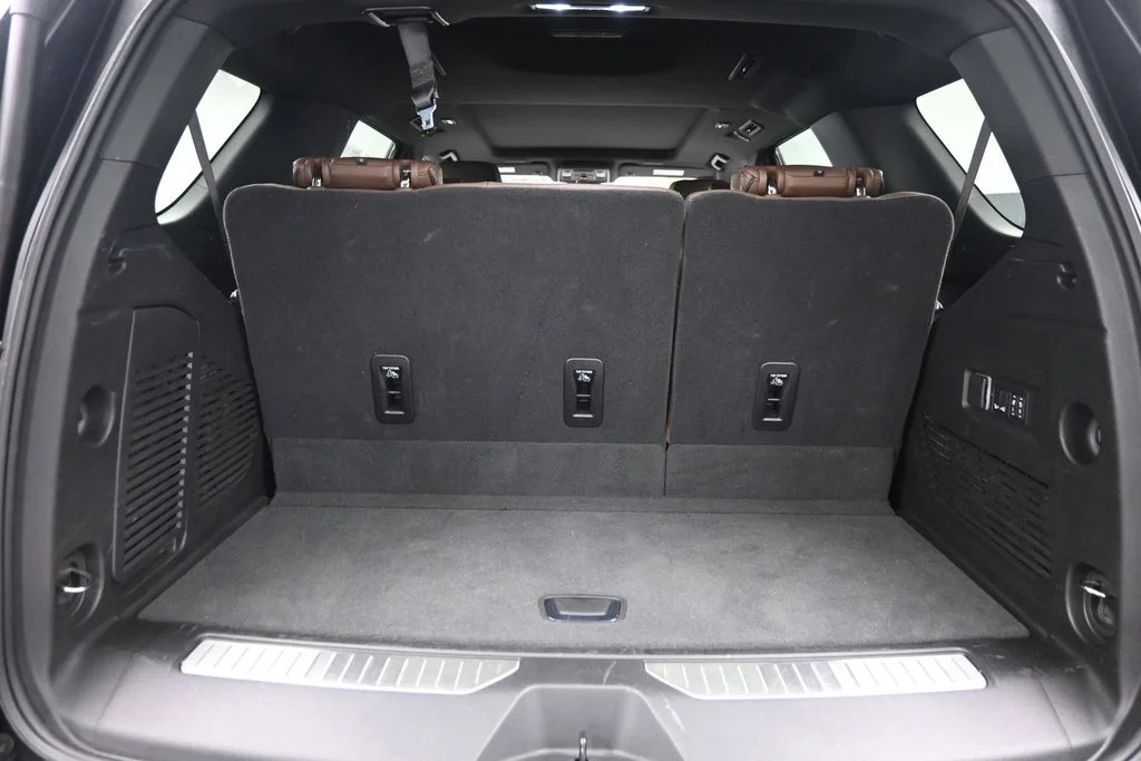 Used 2025 Black Chevrolet High Country image 12