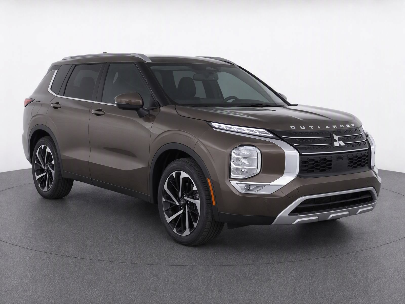 Used 2022 Deep Bronze Metallic Mitsubishi SEL image 1